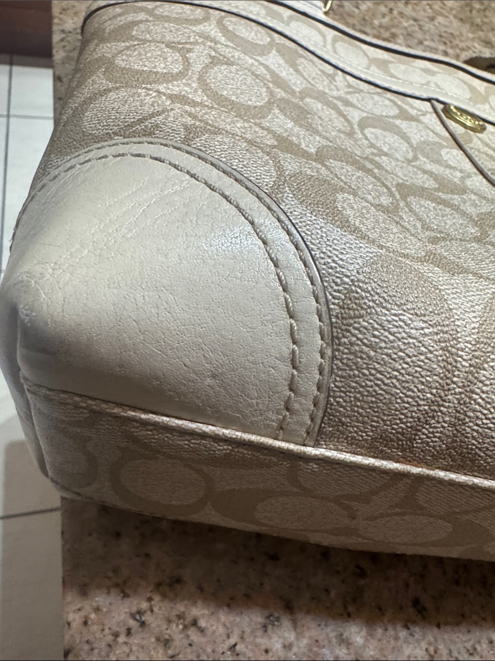 Authentic vintage Coach Beige Signature heritage Tote - Picture 6 of 14